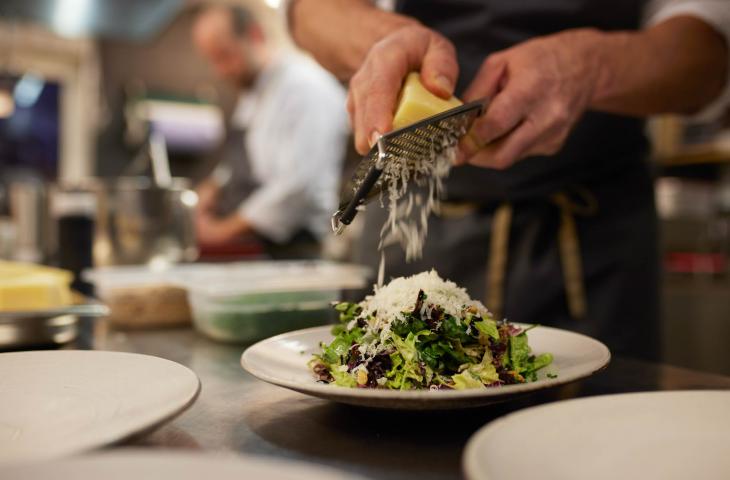 Anrichten in Küche Bergdorf LiebesGrün