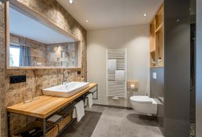 Modernes Badezimmer im Nest