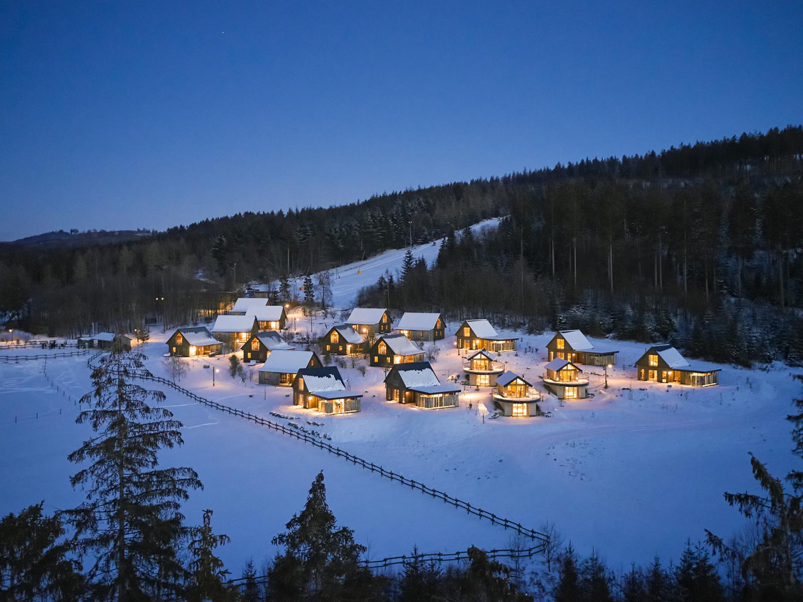 Bergdorf LiebesGrün am Abend (Foto: liebesgruen.de)