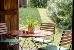 Terrasse im Grünen mit Blick auf Schmallenberg.