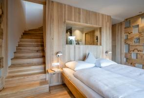 Modernes Schlafzimmer im Nest im Sauerland