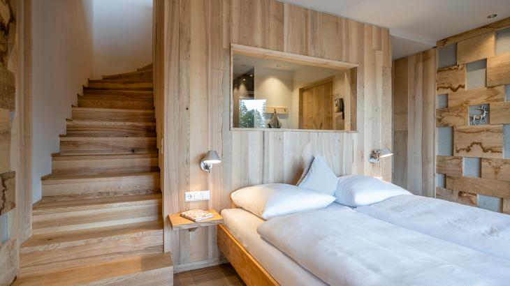 Modernes Schlafzimmer im Nest im Sauerland