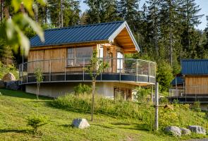 Auszeit zu Zweit in Hütte genießen