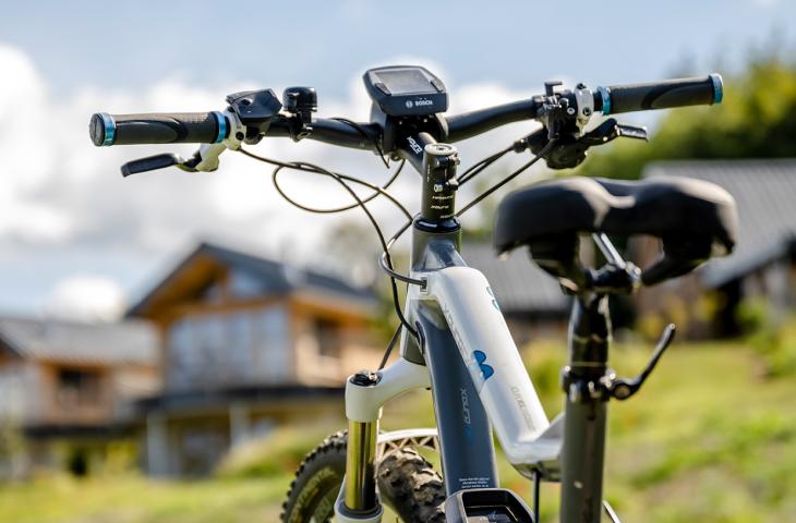 Das Sauerland per Mountainbike entdecken Mountainbike draußen vor den Hütten